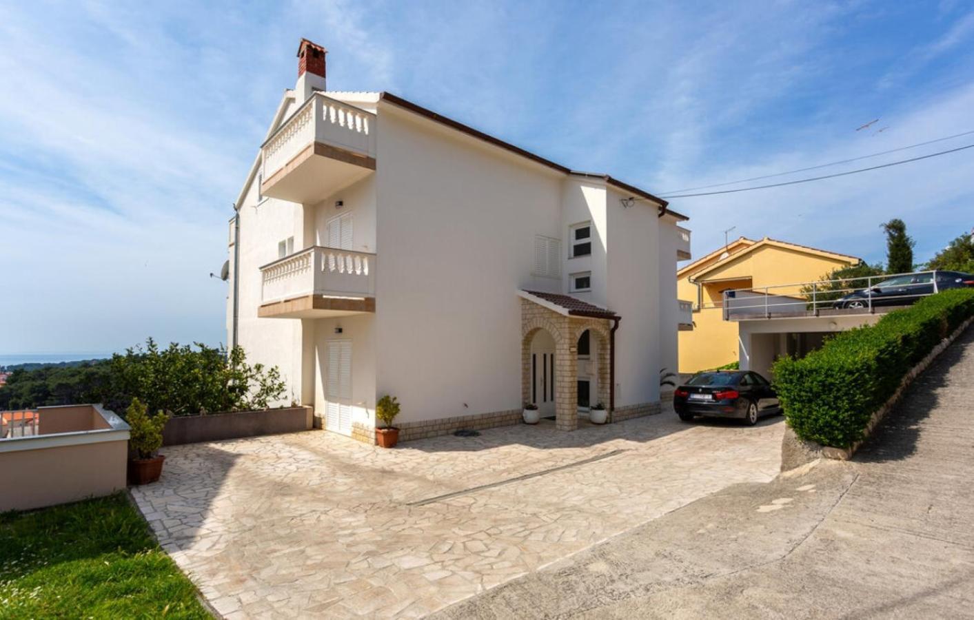 Guest House Lucija Банёл Экстерьер фото
