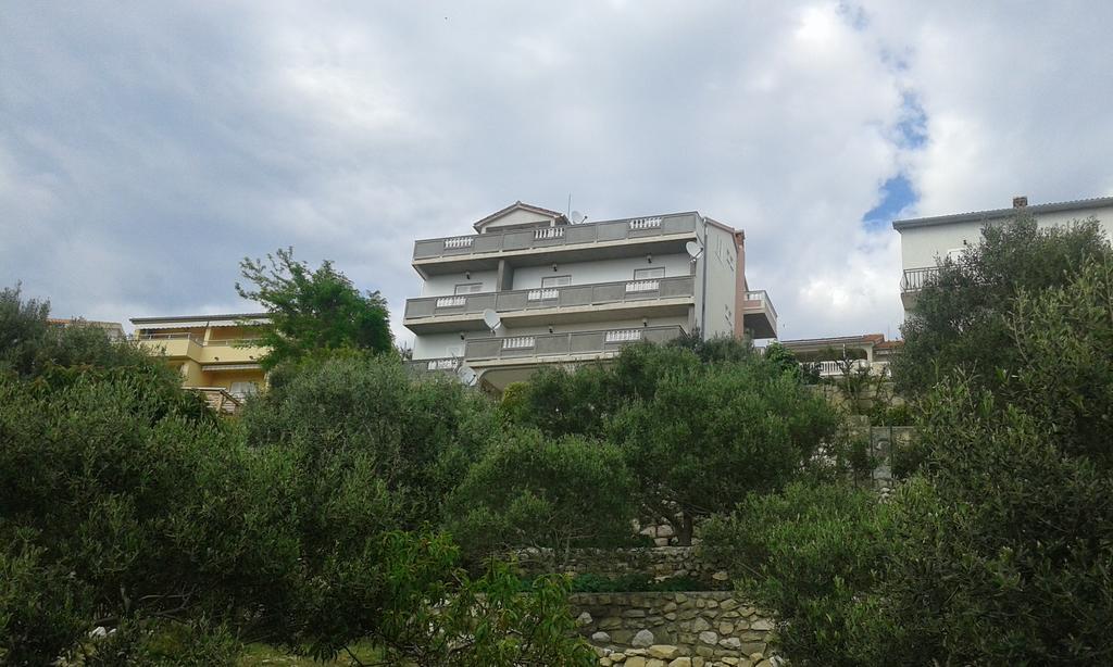 Guest House Lucija Банёл Экстерьер фото