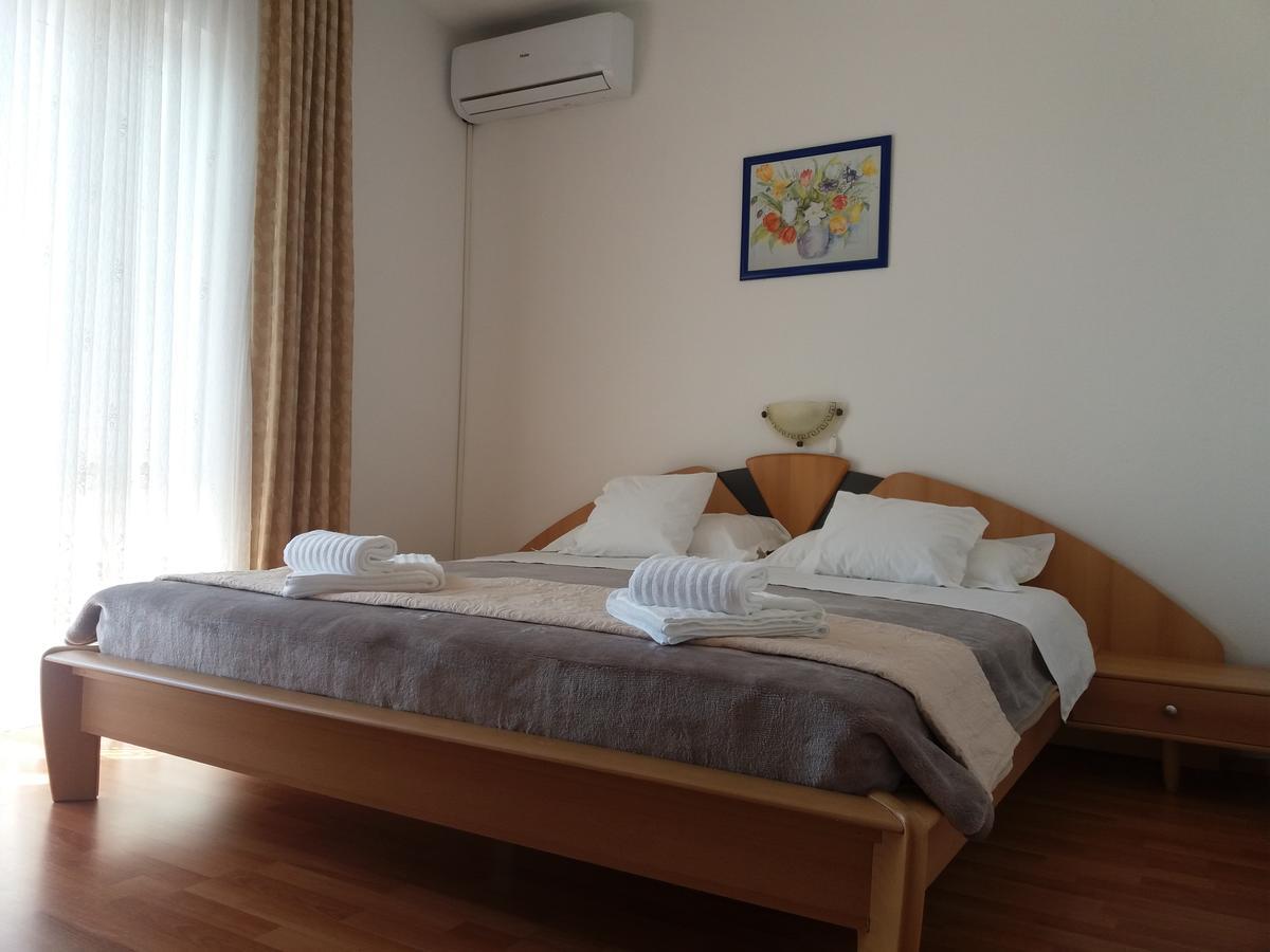 Guest House Lucija Банёл Экстерьер фото
